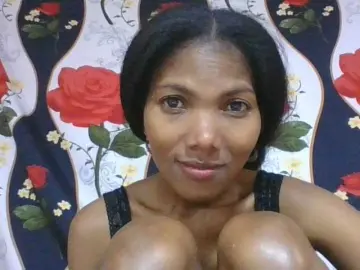 Lyah7a  live sex cam