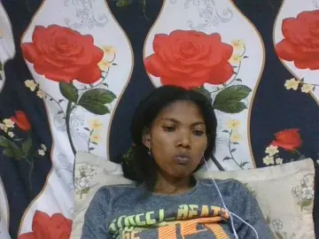 Lyah7a  live sex cam