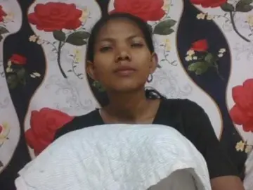 Lyah7a  live sex cam