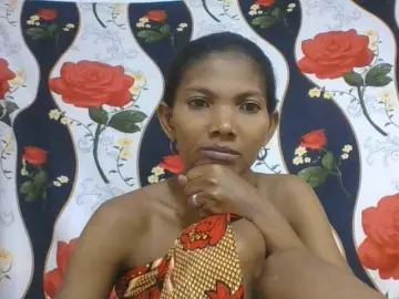 Lyah7a  live sex cam