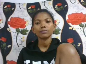 Lyah7a  live sex cam