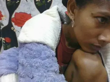 Lyah7a  live sex cam