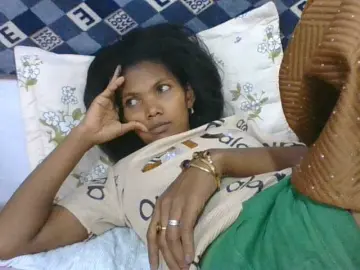 Lyah7a  live sex cam