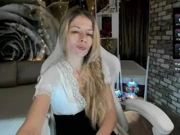 Eva-Melow  live sex cam