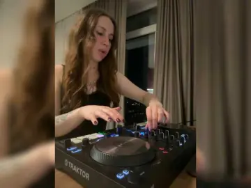 IsabelleDior  live sex cam