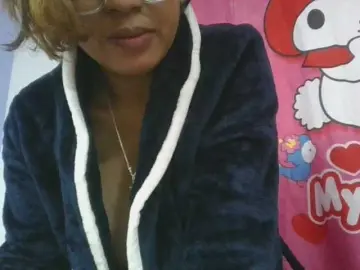 Lunah1a  live sex cam