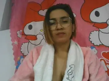 Lunah1a  live sex cam