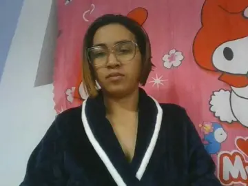 Lunah1a  live sex cam