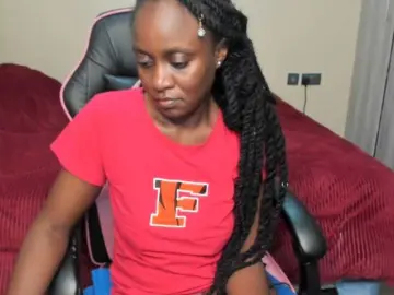 Trizzytariaa  live sex cam