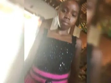 BlackGirl95  live sex cam