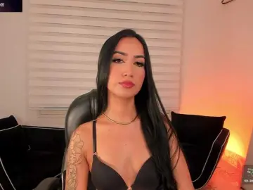 CaitlynBell  live sex cam