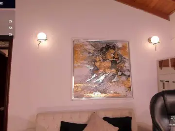 CaitlynBell  live sex cam