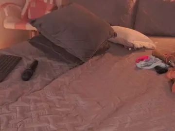 LillyThomps  live sex cam