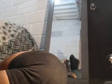 Sexyjustin202  live sex cam