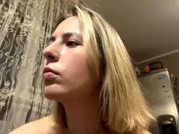 Babybloonde  live sex cam