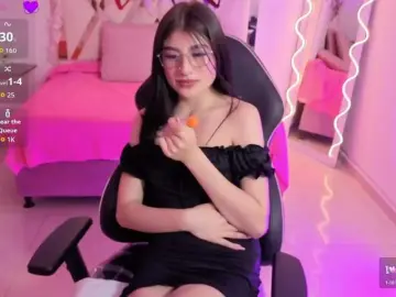 NEFTIS-TAY  live sex cam