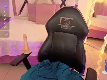 NEFTIS-TAY  live sex cam