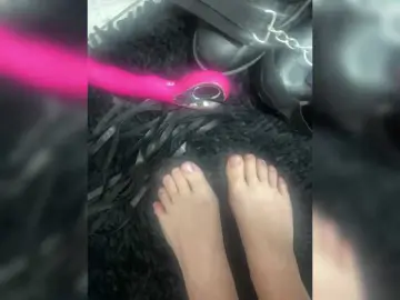 Sexyfeet  live sex cam