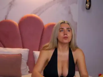 CindyMonroe  live sex cam