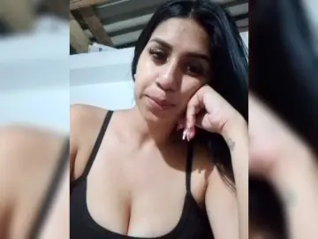TUCHICA26  live sex cam