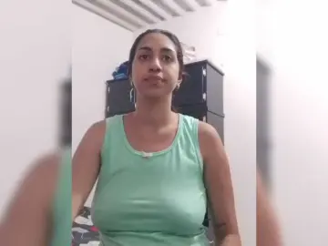 TUCHICA26  live sex cam