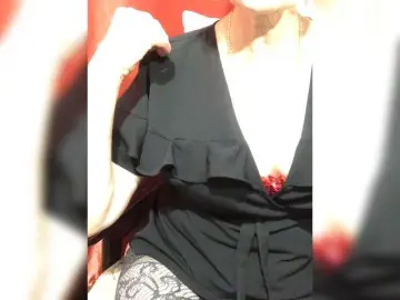 Klounessa  live sex cam