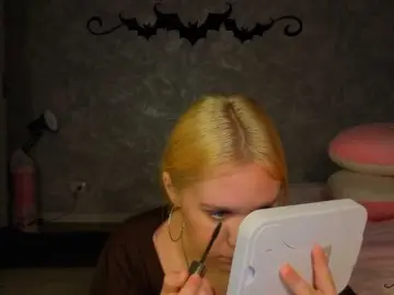 Female-Jesus  live sex cam