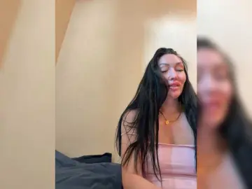 KorolevaQween000  live sex cam