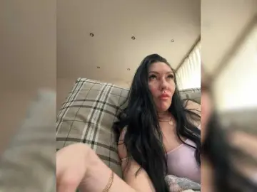 KorolevaQween000  live sex cam