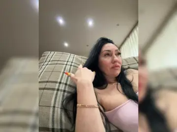 KorolevaQween000  live sex cam