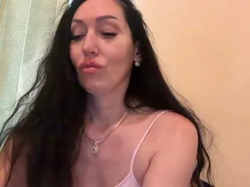 KorolevaQween000  live sex cam