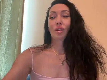 KorolevaQween000  live sex cam