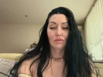 KorolevaQween000  live sex cam