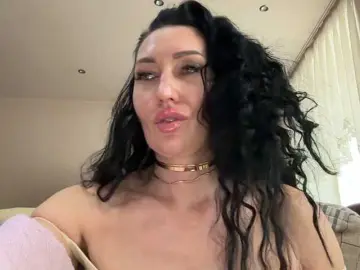 KorolevaQween000  live sex cam