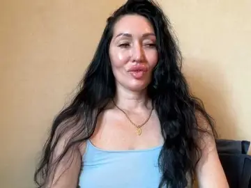 KorolevaQween000  live sex cam