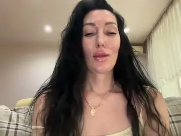 KorolevaQween000  live sex cam