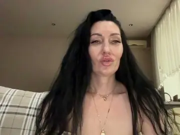 KorolevaQween000  live sex cam