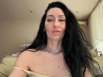 KorolevaQween000  live sex cam
