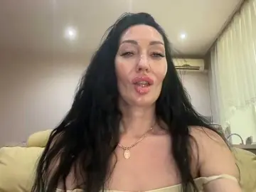 KorolevaQween000  live sex cam