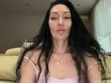 KorolevaQween000  live sex cam