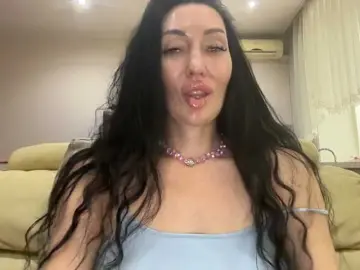 KorolevaQween000  live sex cam