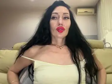 KorolevaQween000  live sex cam