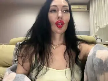 KorolevaQween000  live sex cam