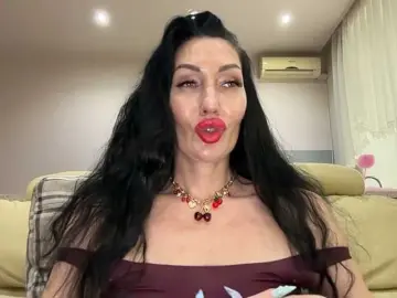 KorolevaQween000  live sex cam