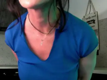 Mashulya29  live sex cam