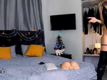 InvitingTina  live sex cam