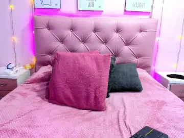 Issaa-Tyler  live sex cam