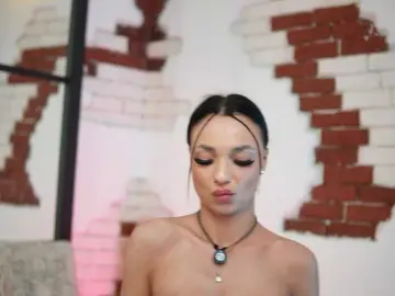 MaraJolie  live sex cam