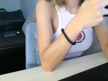 Bella521  live sex cam