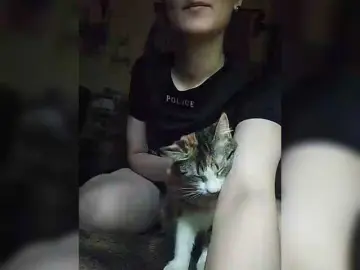 CaliSmiles  live sex cam